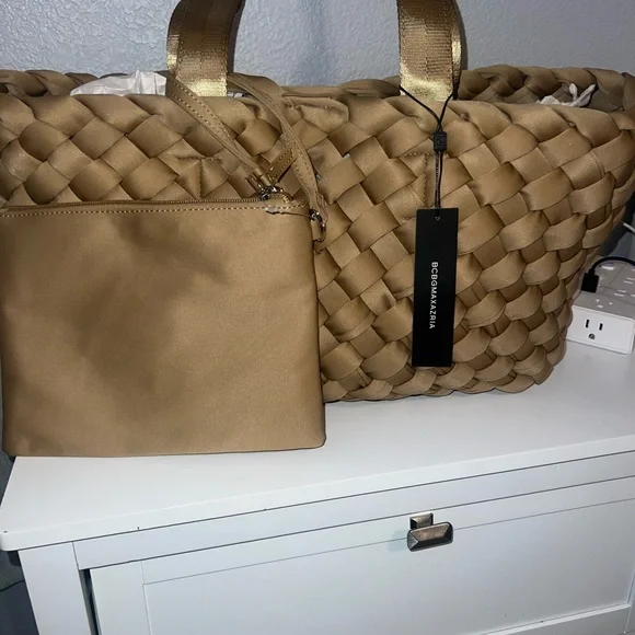 BCBGMaxAzria Gold Woven Tote with Pouch - Picture 3 of 6